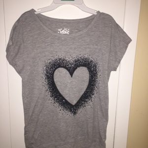 super cute grey, black and white tee shirt